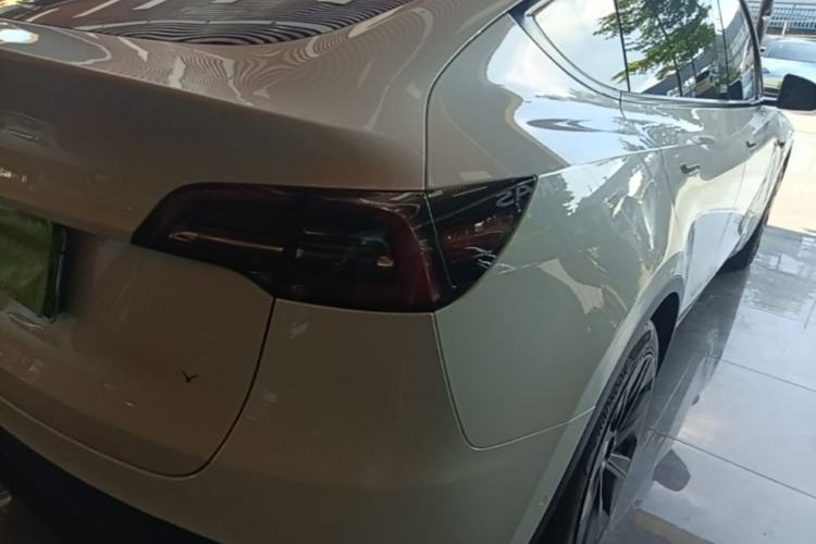 Used Tesla Model Y 2021 Standard Range Rear-Wheel Drive Version Right Rear Taillight