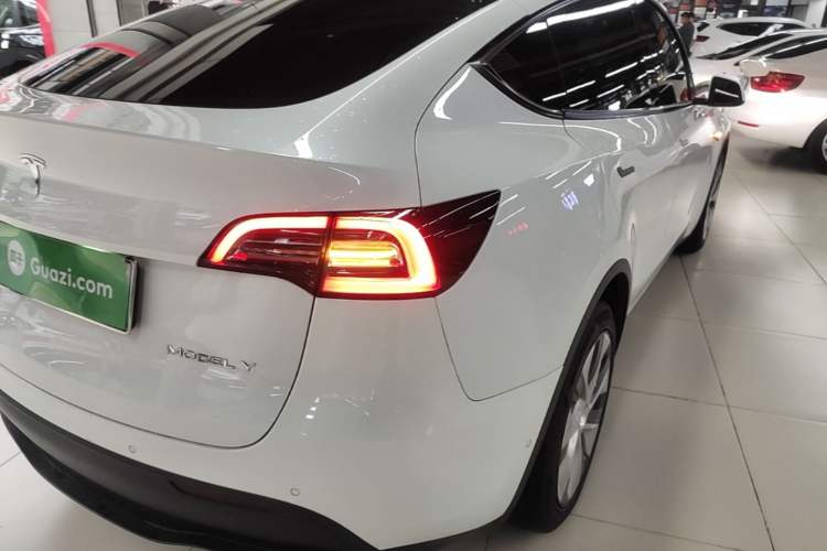 Used Tesla Model Y 2021 Long-Range All-Wheel-Drive Version 3D7 Right Rear Taillight