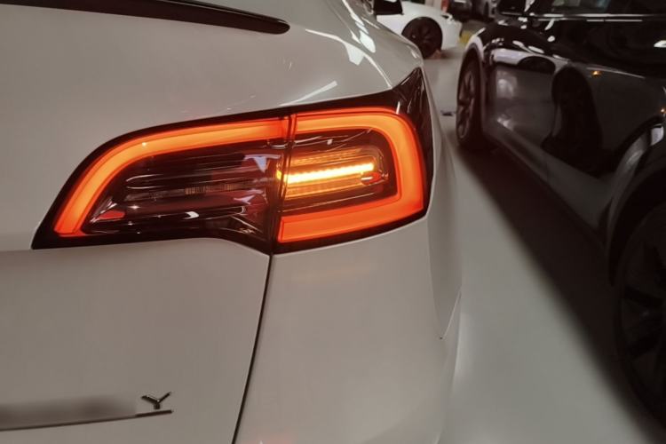 Used Tesla Model Y 2021 Performance High-Performance All-Wheel-Drive Version Right Rear Taillight