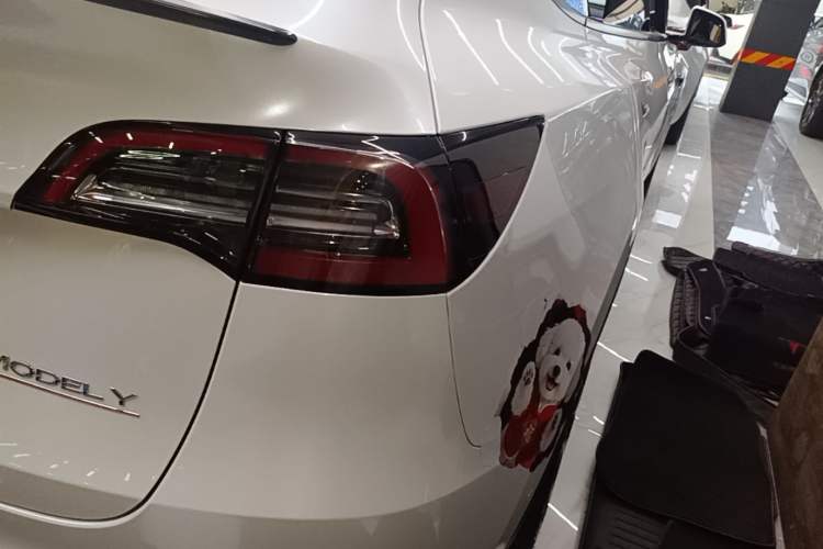 Used Tesla Model Y 2021 Performance High-Performance All-Wheel-Drive Version Right Rear Taillight