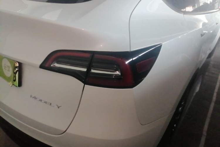 Used Tesla Model Y 2021 Long-Range All-Wheel-Drive Version Right Rear Taillight