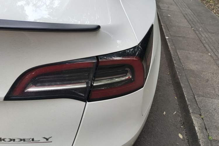 Used Tesla Model Y 2021 Performance High-Performance All-Wheel-Drive Version Right Rear Taillight