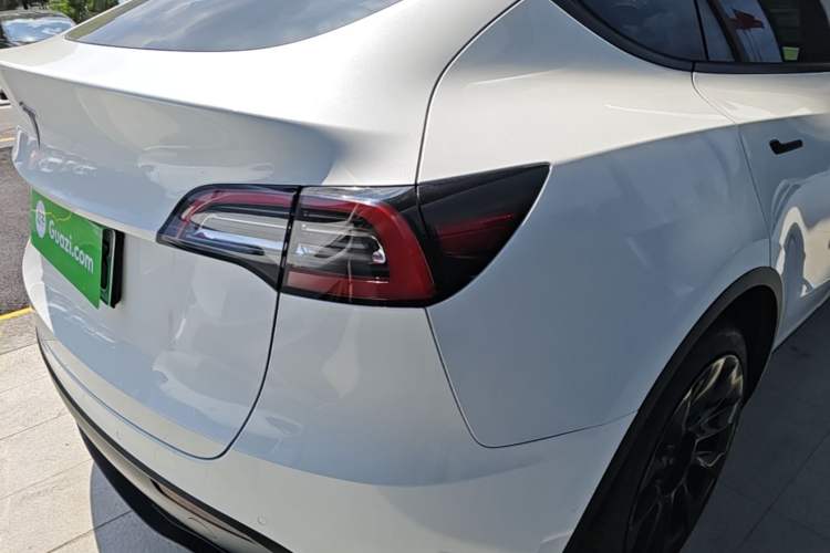 Used Tesla Model Y 2021 Long-Range All-Wheel-Drive Version Right Rear Taillight