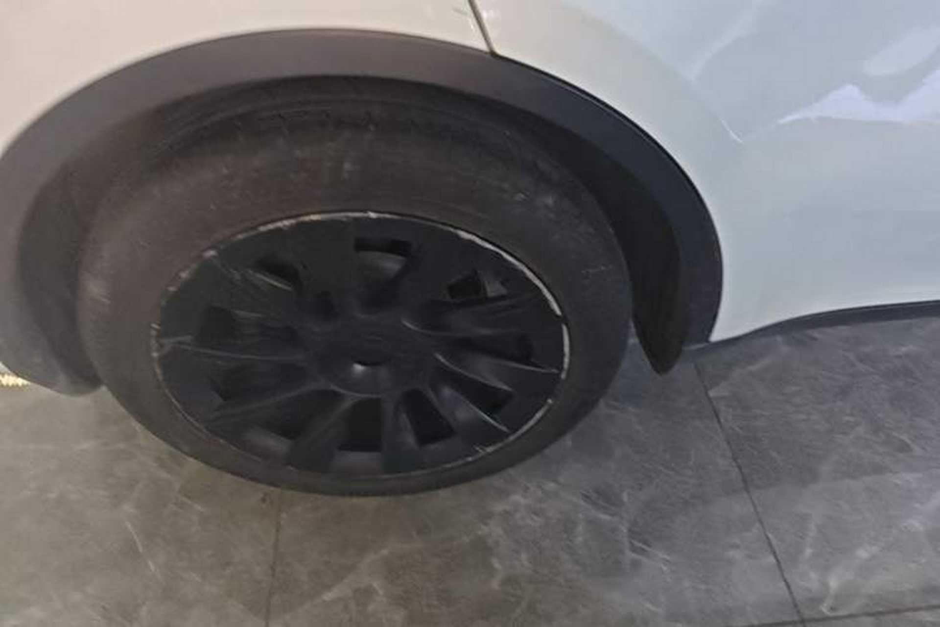 Used Tesla Model Y 2021 Long-Range All-Wheel-Drive Version Right Rear Wheel Hub