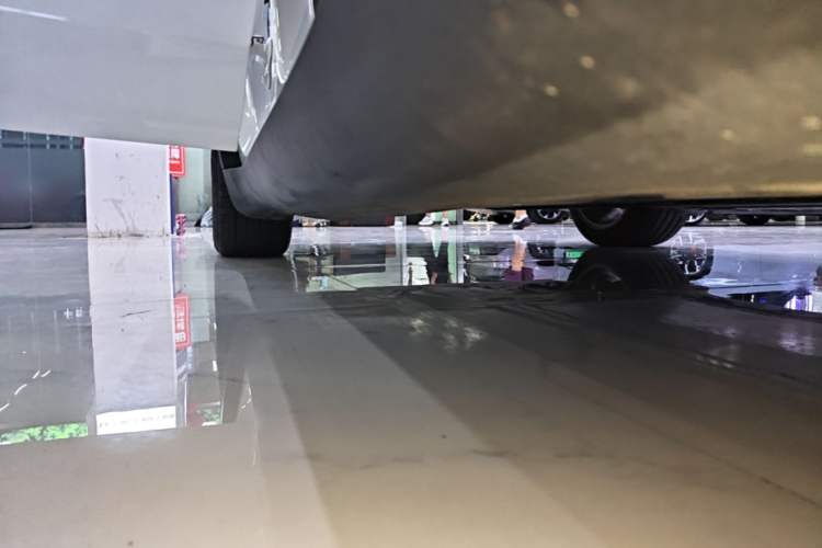 Used Tesla Model Y 2021 Long-Range All-Wheel-Drive Version Right Side Sill
