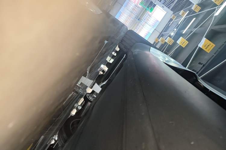 Used Tesla Model Y 2021 Standard Range Rear-Wheel Drive Version Right Side Sill