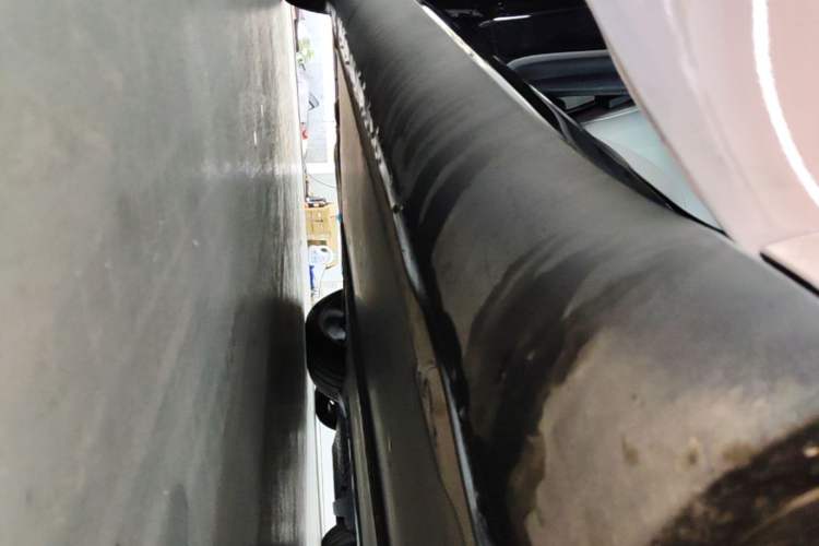 Used Tesla Model Y 2021 Performance High-Performance All-Wheel-Drive Version Right Side Sill