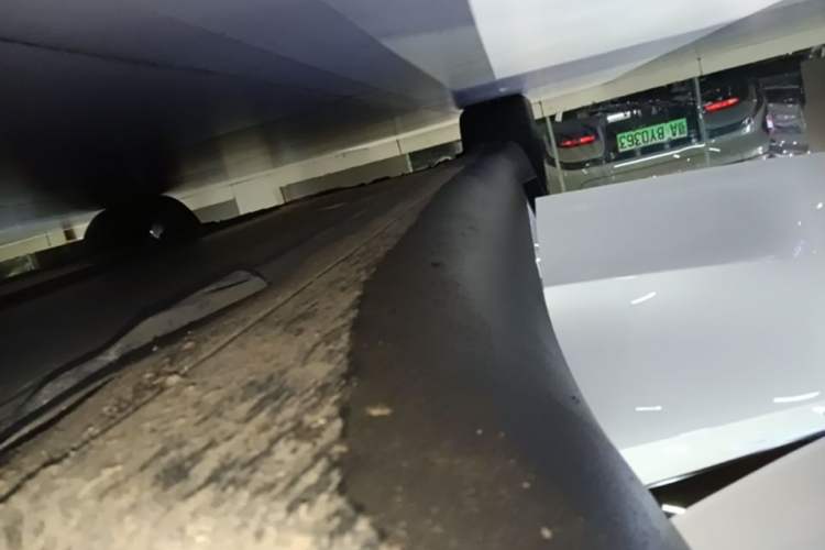Used Tesla Model Y 2021 Standard Range Rear-Wheel Drive Version Right Side Sill