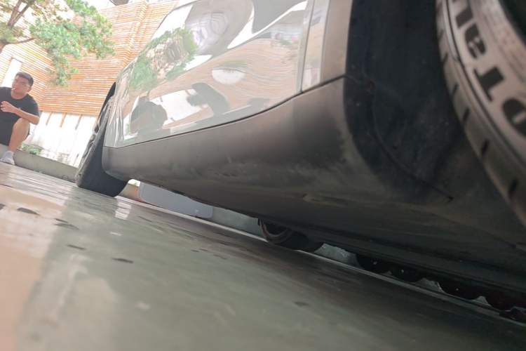 Used Tesla Model Y 2021 Performance High-Performance All-Wheel-Drive Version Right Side Sill