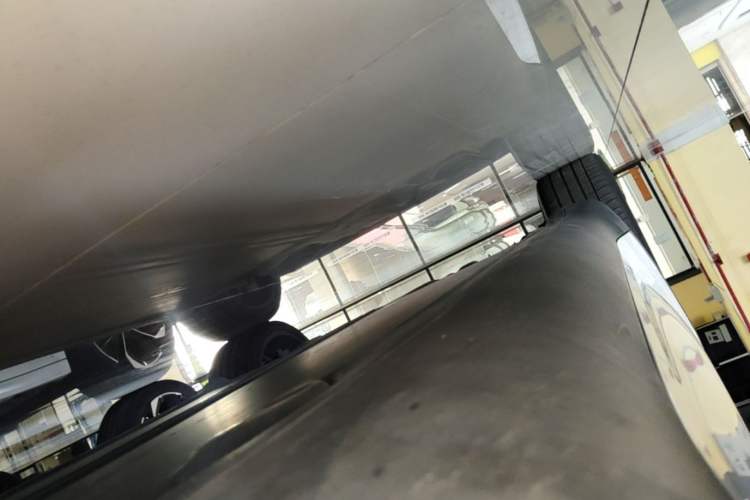 Used Tesla Model Y 2021 Long-Range All-Wheel-Drive Version Right Side Sill