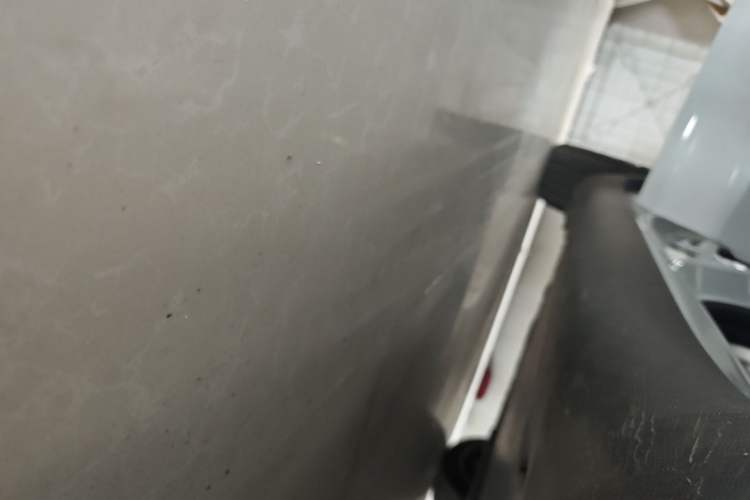 Used Tesla Model Y 2021 Long-Range All-Wheel-Drive Version Right Side Sill
