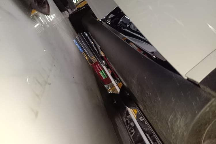 Used Tesla Model Y 2021 Performance High-Performance All-Wheel-Drive Version Right Side Sill