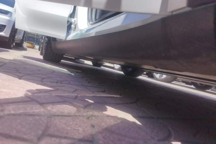 Used Tesla Model Y 2021 Revised Version Long-Range All-Wheel Drive Edition 3D5 Right Side Sill
