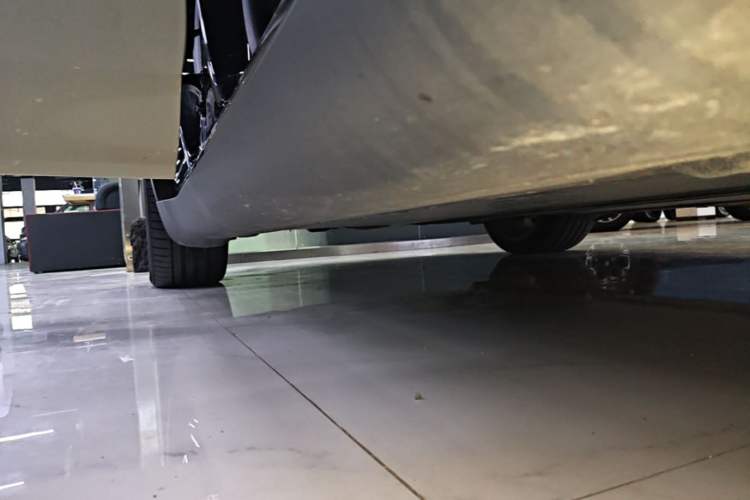 Used Tesla Model Y 2021 Standard Range Rear-Wheel Drive Version Right Side Sill