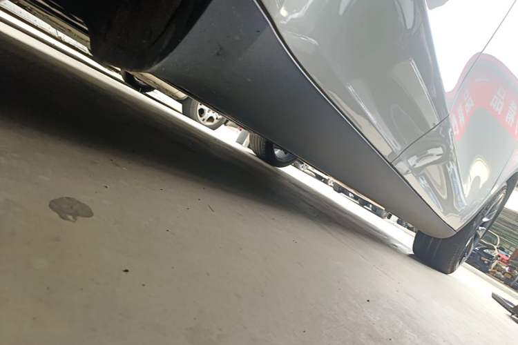 Used Tesla Model Y 2021 Revised Version 2 Long-Range All-Wheel-Drive Edition Right Side Sill