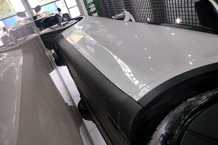 Used Tesla Model Y 2021 Standard Range Rear-Wheel Drive Version Right Side Sill