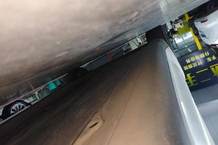 Used Tesla Model Y 2021 Standard Range Rear-Wheel Drive Version Right Side Sill