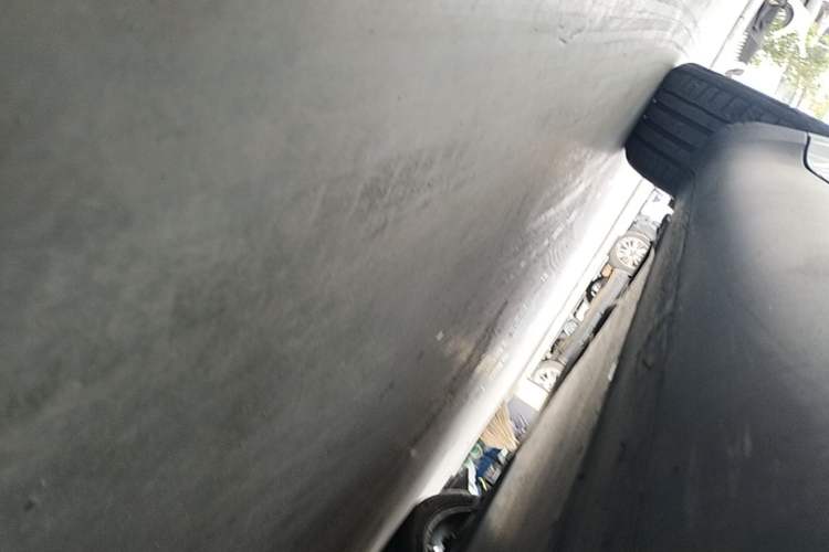 Used Tesla Model Y 2021 Standard Range Rear-Wheel Drive Version Right Side Sill