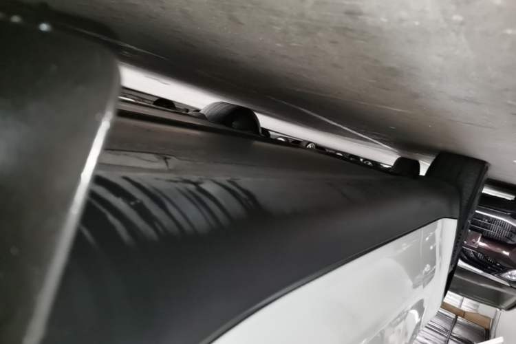 Used Tesla Model Y 2021 Standard Range Rear-Wheel Drive Version Right Side Sill