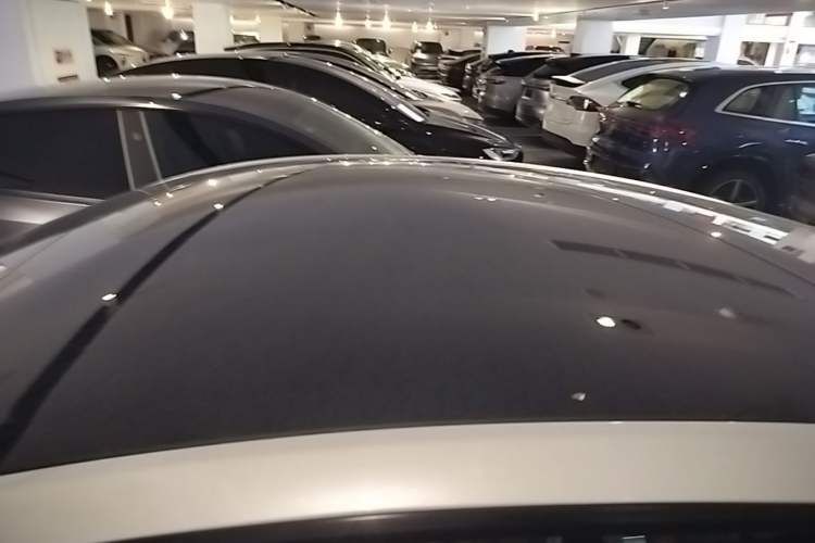 Used Tesla Model Y 2021 Long-Range All-Wheel-Drive Version Roof