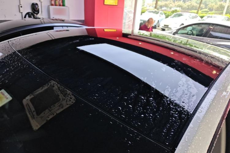 Used Tesla Model Y 2021 Long-Range All-Wheel-Drive Version Roof