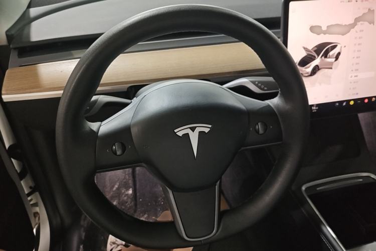 Used Tesla Model Y 2021 Revised Version 2 Long-Range All-Wheel-Drive Edition Steering Wheel