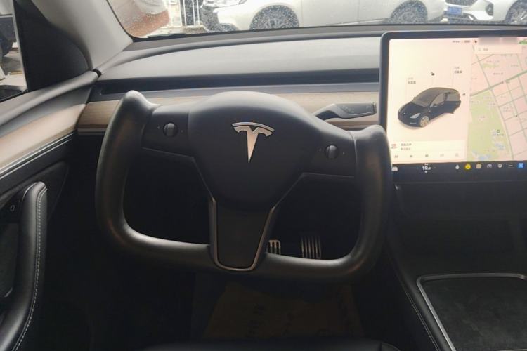Used Tesla Model Y 2021 Standard Range Rear-Wheel Drive Version Steering Wheel