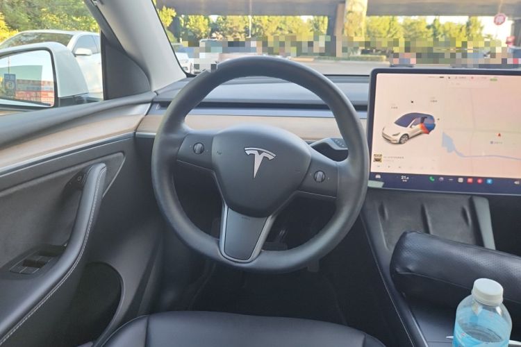 Used Tesla Model Y 2021 Standard Range Rear-Wheel Drive Version Steering Wheel