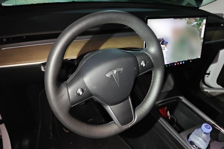 Used Tesla Model Y 2021 Standard Range Rear-Wheel Drive Version Steering Wheel