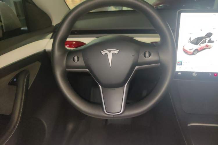 Used Tesla Model Y 2021 Standard Range Rear-Wheel Drive Version Steering Wheel