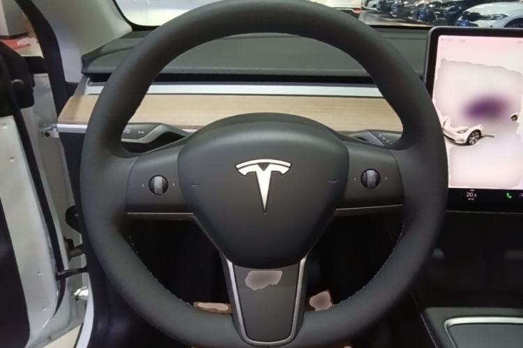 Used Tesla Model Y 2021 Standard Range Rear-Wheel Drive Version Steering Wheel