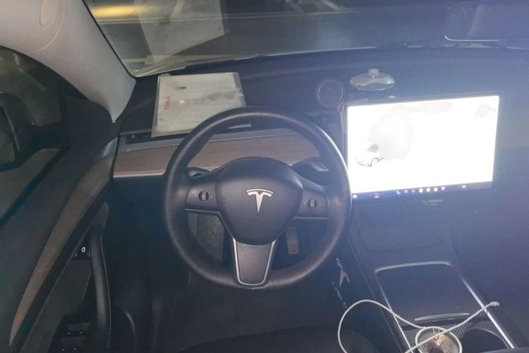 Used Tesla Model Y 2021 Standard Range Rear-Wheel Drive Version Steering Wheel