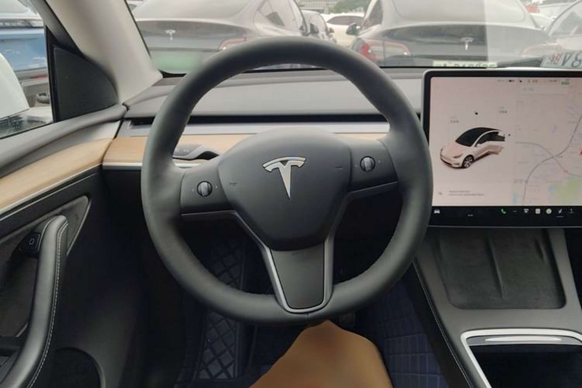 Used Tesla Model Y 2021 Standard Range Rear-Wheel Drive Version Steering Wheel