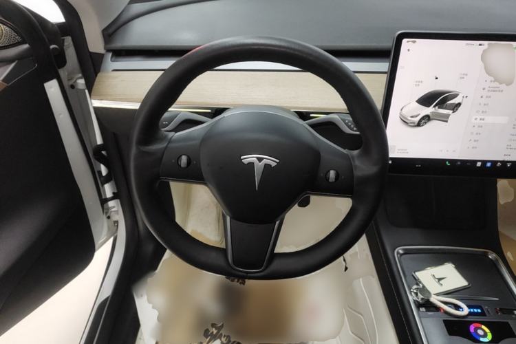 Used Tesla Model Y 2021 Long-Range All-Wheel-Drive Version 3D7 Steering Wheel