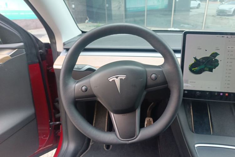 Used Tesla Model Y 2021 Long-Range All-Wheel-Drive Version 3D7 Steering Wheel
