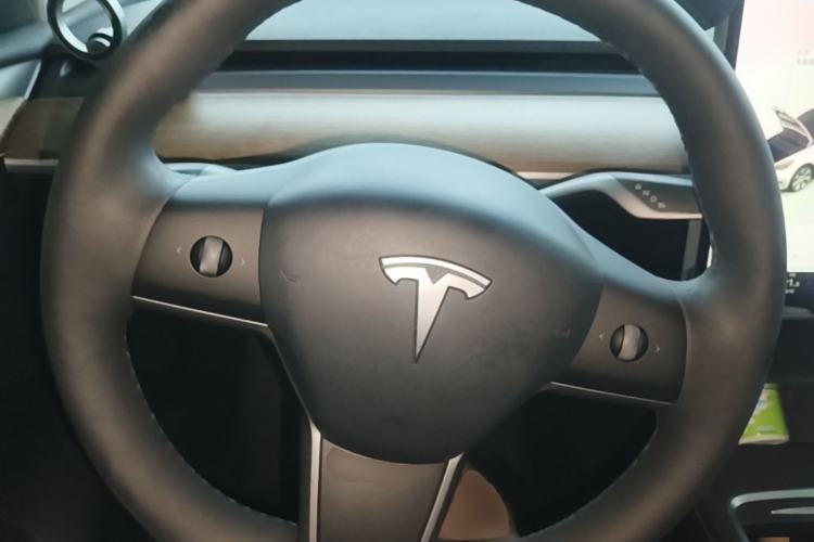 Used Tesla Model Y 2021 Long-Range All-Wheel-Drive Version 3D7 Steering Wheel