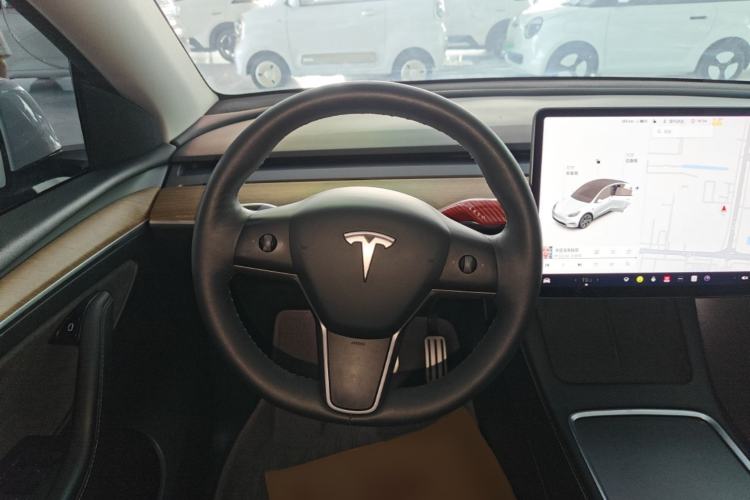 Used Tesla Model Y 2021 Long-Range All-Wheel-Drive Version Steering Wheel