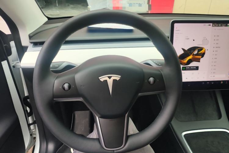 Used Tesla Model Y 2021 Long-Range All-Wheel-Drive Version 3D7 Steering Wheel