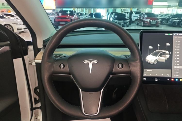 Used Tesla Model Y 2021 Long-Range All-Wheel-Drive Version Steering Wheel