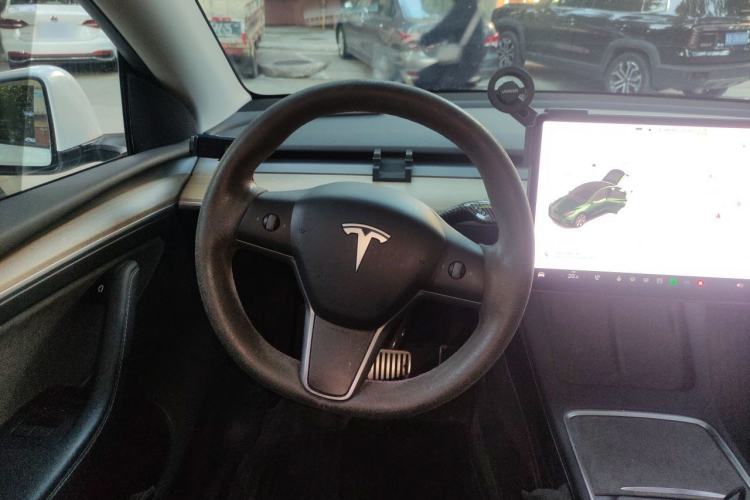 Used Tesla Model Y 2021 Standard Range Rear-Wheel Drive Version Steering Wheel