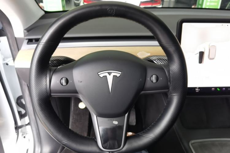 Used Tesla Model Y 2021 Standard Range Rear-Wheel Drive Version Steering Wheel