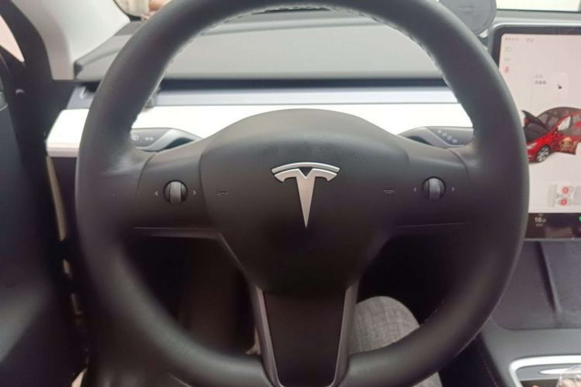 Used Tesla Model Y 2021 Standard Range Rear-Wheel Drive Version Steering Wheel