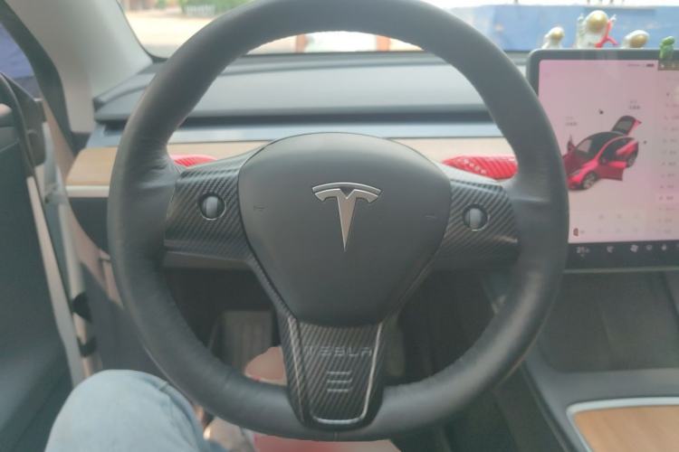 Used Tesla Model Y 2021 Long-Range All-Wheel-Drive Version Steering Wheel