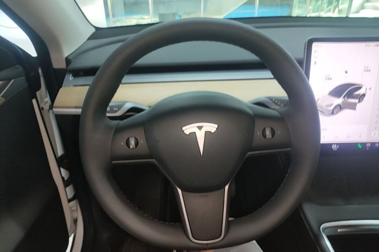 Used Tesla Model Y 2021 Standard Range Rear-Wheel Drive Version Steering Wheel