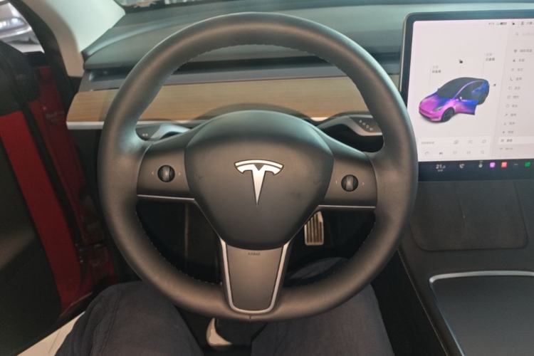 Used Tesla Model Y 2021 Long-Range All-Wheel-Drive Version 3D7 Steering Wheel