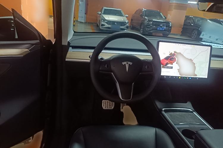 Used Tesla Model Y 2021 Standard Range Rear-Wheel Drive Version Steering Wheel