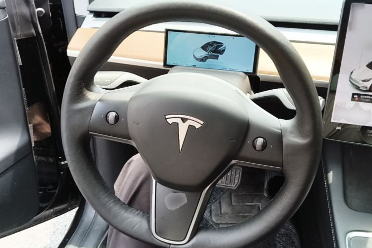 Used Tesla Model Y 2021 Long-Range All-Wheel-Drive Version 3D7 Steering Wheel