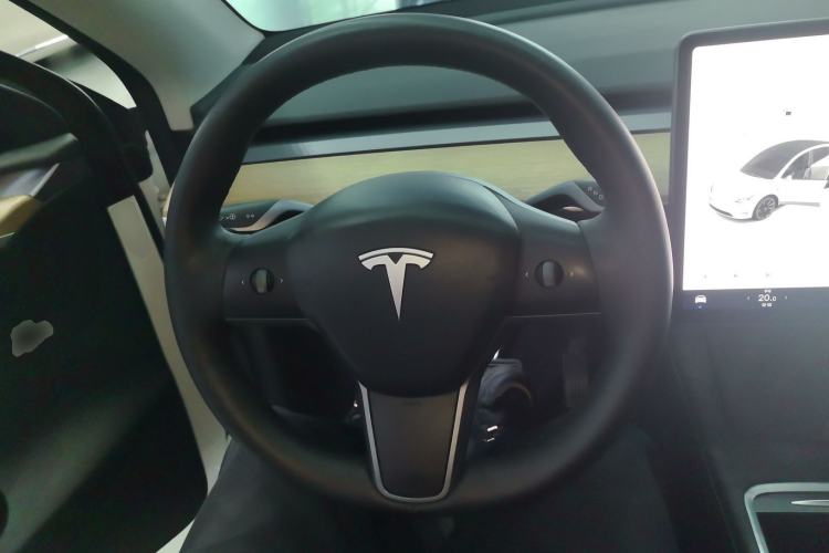 Used Tesla Model Y 2021 Revised Version 2 Long-Range All-Wheel-Drive Edition Steering Wheel