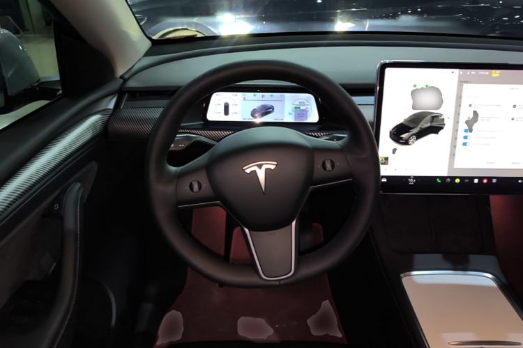 Used Tesla Model Y 2021 Long-Range All-Wheel-Drive Version 3D7 Steering Wheel