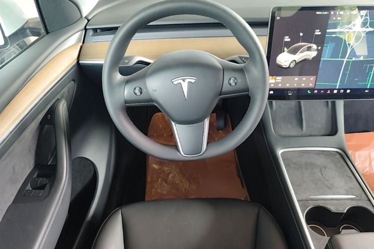 Used Tesla Model Y 2021 Standard Range Rear-Wheel Drive Version Steering Wheel